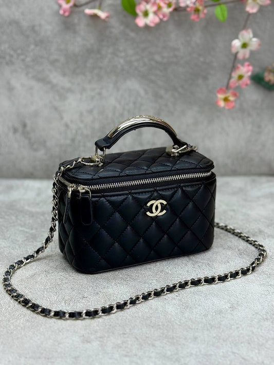 CH Bag - Boucle d'oreille + Collier